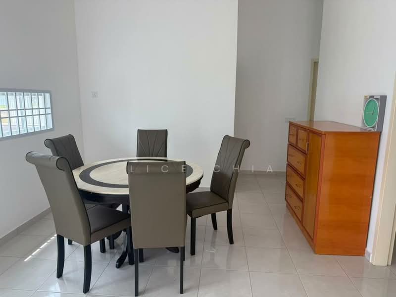 Rumah Teres 1 Tingkat untuk Disewa di Bandar Putra (Kulai) - Alice Chia - Dining Room - PropertyGuru.com.my