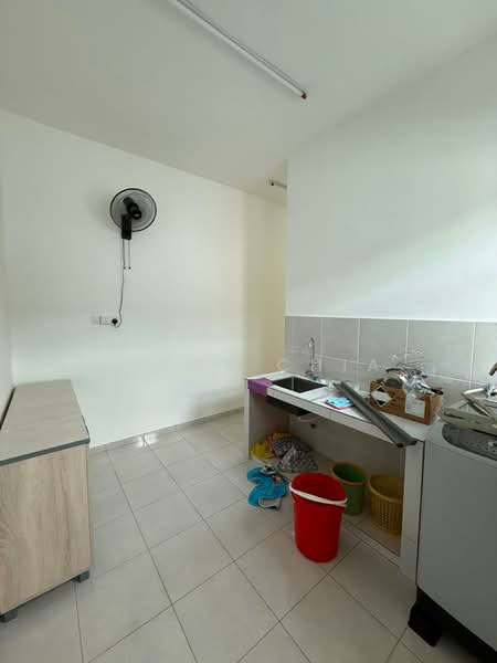 Rumah Teres 1 Tingkat untuk Disewa di Bandar Putra (Kulai) - Alice Chia - Kitchen - PropertyGuru.com.my