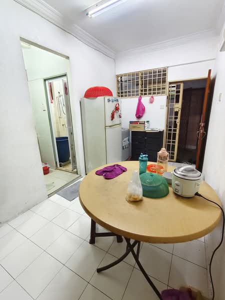 Flat for Sale at Desa May - Michael Khng - Kitchen - PropertyGuru.com.my