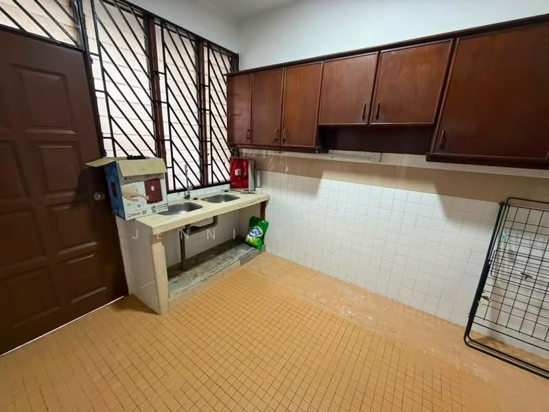 Rumah Teres 2-Tingkat untuk Disewa di Tebrau (Johor) - Jennifer Tee - Kitchen - PropertyGuru.com.my