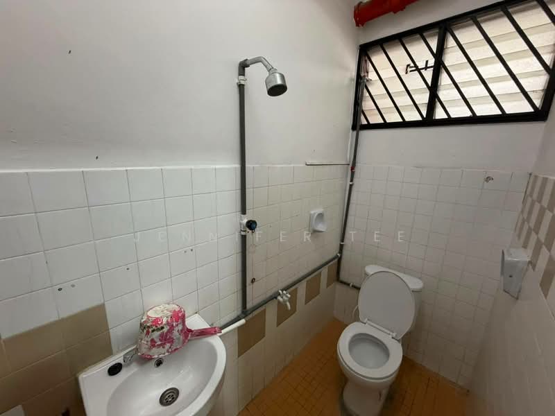 Rumah Teres 2-Tingkat untuk Disewa di Tebrau (Johor) - Jennifer Tee - Bathroom - PropertyGuru.com.my