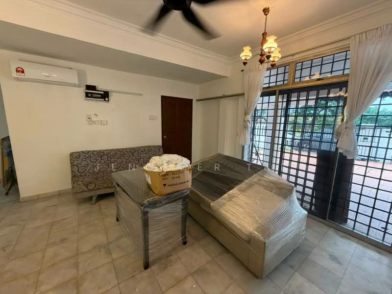 Rumah Teres 2-Tingkat untuk Disewa di Tebrau (Johor) - Jennifer Tee - Living Room - PropertyGuru.com.my