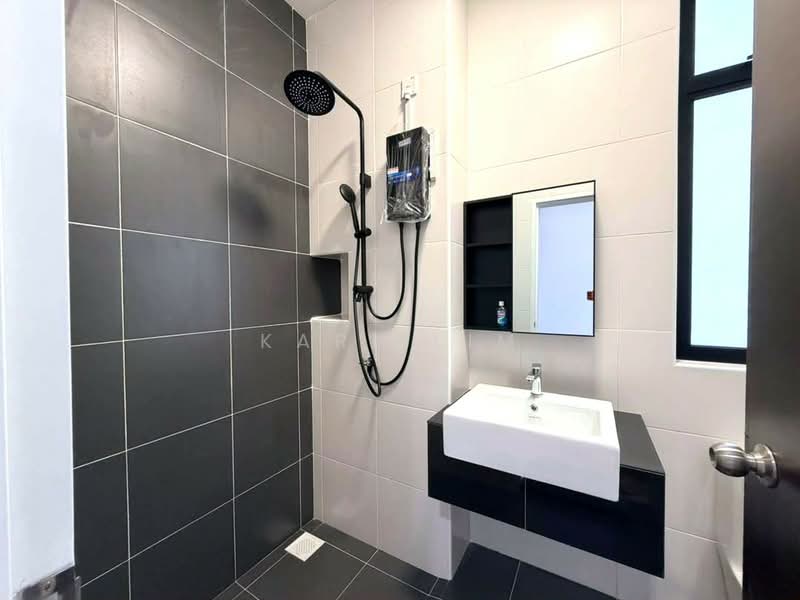 Rumah Kluster untuk Dijual di Eco Botanic (Iskandar Puteri (Nusajaya)) - Karl Lim - Bathroom - PropertyGuru.com.my