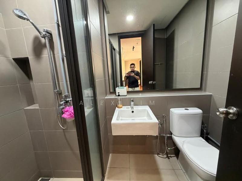 Kediaman Servis untuk Disewa di The Tamarind - Alex Lim - Bathroom - PropertyGuru.com.my
