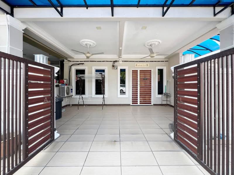 1-storey Terraced House for Sale in Taman Desa Kundang (Rawang) - Ashraff Daniel - Exterior - PropertyGuru.com.my