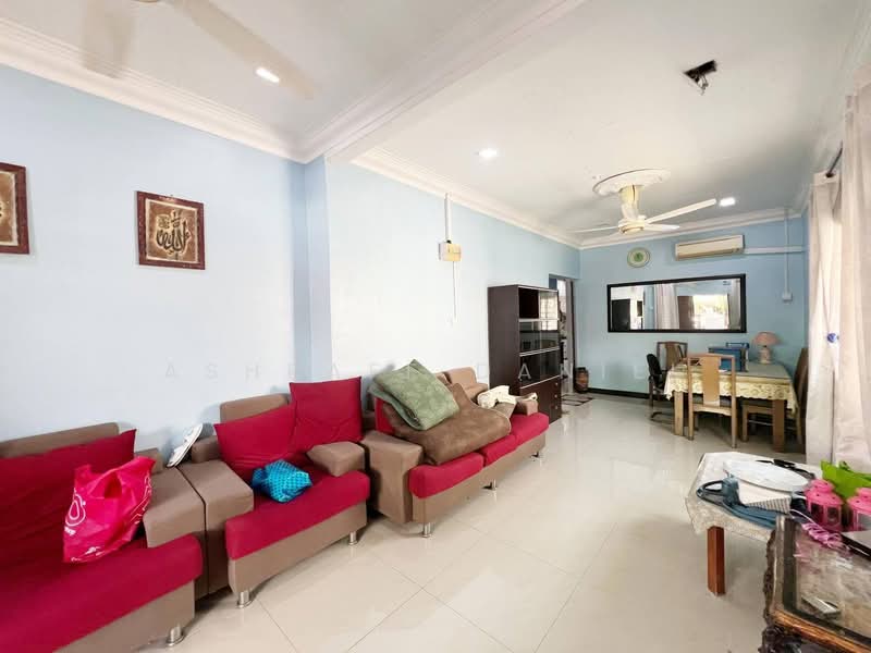 1-storey Terraced House for Sale in Taman Desa Kundang (Rawang) - Ashraff Daniel - Living Room - PropertyGuru.com.my