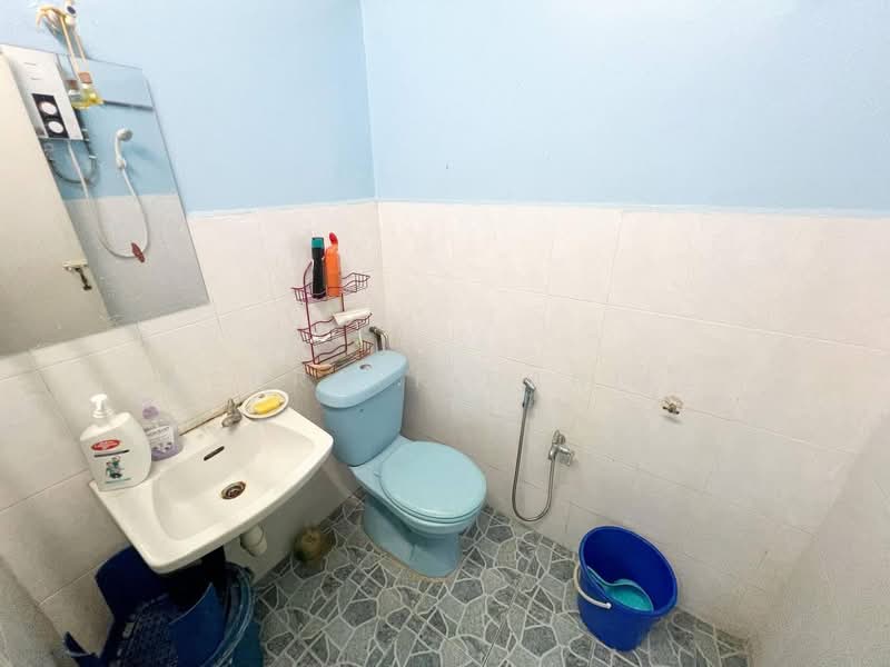 1-storey Terraced House for Sale in Taman Desa Kundang (Rawang) - Ashraff Daniel - Bathroom - PropertyGuru.com.my