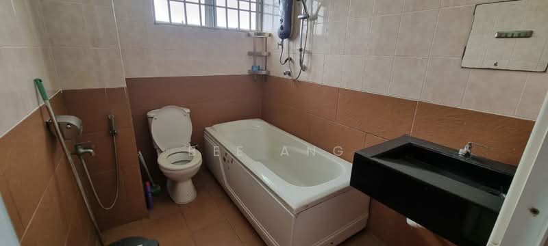 Rumah Teres 2 Tingkat untuk Dijual di Bandar Bukit Tinggi 2 (Klang) - Bee Ang - Bathroom - PropertyGuru.com.my