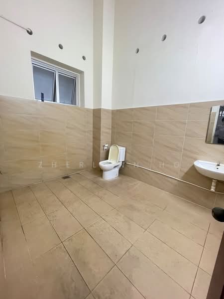 Bungalow for Rent in George Town (Penang) - Zherlynn Ho - Bathroom - PropertyGuru.com.my