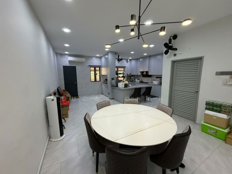 2.5-storey Terraced House for Sale in Happy Garden (Kuchai Lama) - Lucas Chan - Dining Room - PropertyGuru.com.my