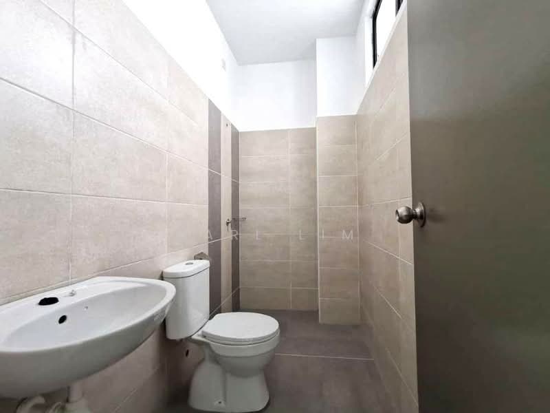 Cluster House for Sale in Taman Mutiara Mas (Skudai) - Karl Lim - Bathroom - PropertyGuru.com.my