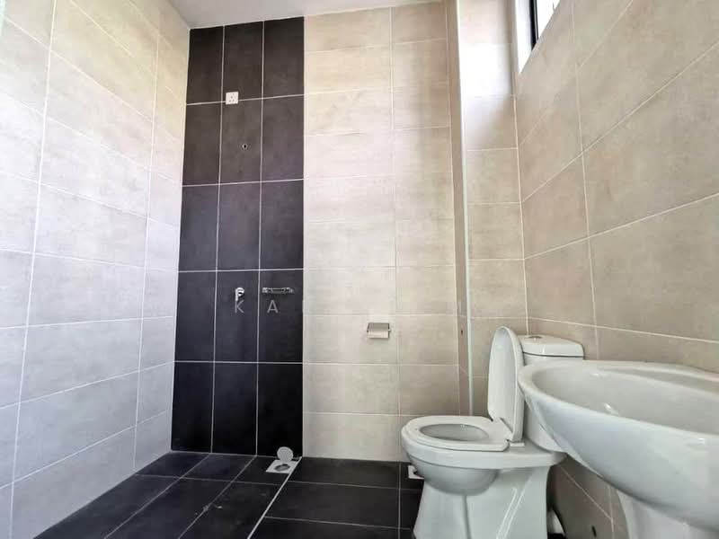 Cluster House for Sale in Taman Mutiara Mas (Skudai) - Karl Lim - Bathroom - PropertyGuru.com.my