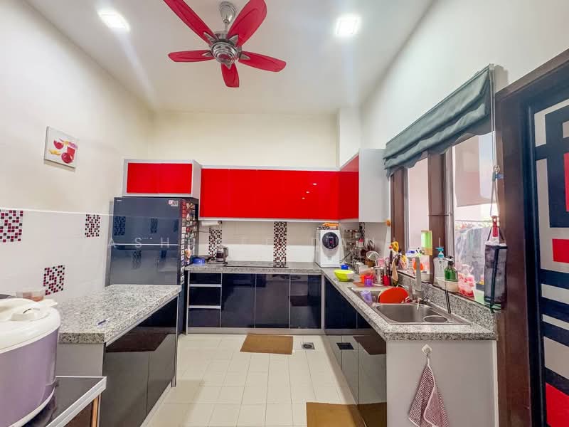 Townhouse for Sale in Kajang (Selangor) - Ashraff Daniel - Kitchen - PropertyGuru.com.my