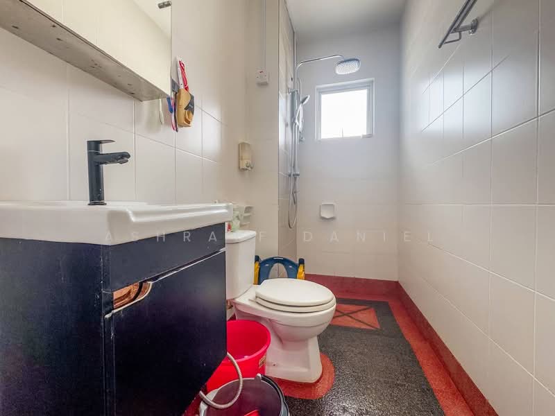 Townhouse for Sale in Kajang (Selangor) - Ashraff Daniel - Bathroom - PropertyGuru.com.my