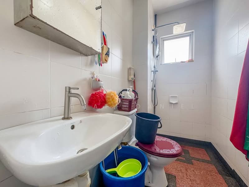 Townhouse for Sale in Kajang (Selangor) - Ashraff Daniel - Bathroom - PropertyGuru.com.my