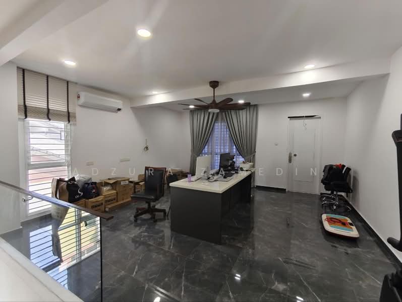 Bungalow for Sale in Shah Alam (Selangor) - Adzura Zamedin - Study - PropertyGuru.com.my