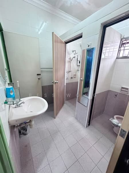 Rumah Teres 2 Tingkat untuk Dijual di Taman Pelangi Indah (Ulu Tiram) - Bess Wong - PropertyGuru.com.my