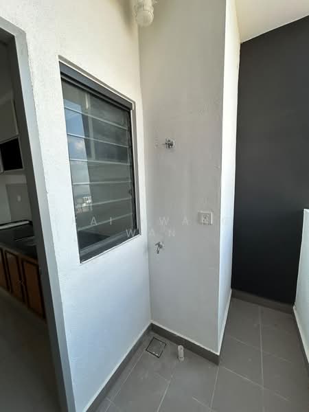 Kondominium untuk Disewa di MiNest Residence - Kai kwang Wan - Balcony - PropertyGuru.com.my