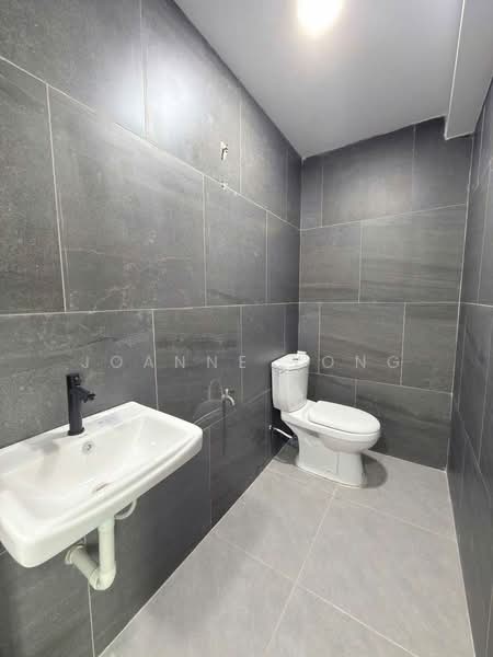 Rumah Teres 2-Tingkat untuk Dijual di Ulu Tiram (Johor) - Joanne Yong - Bathroom - PropertyGuru.com.my