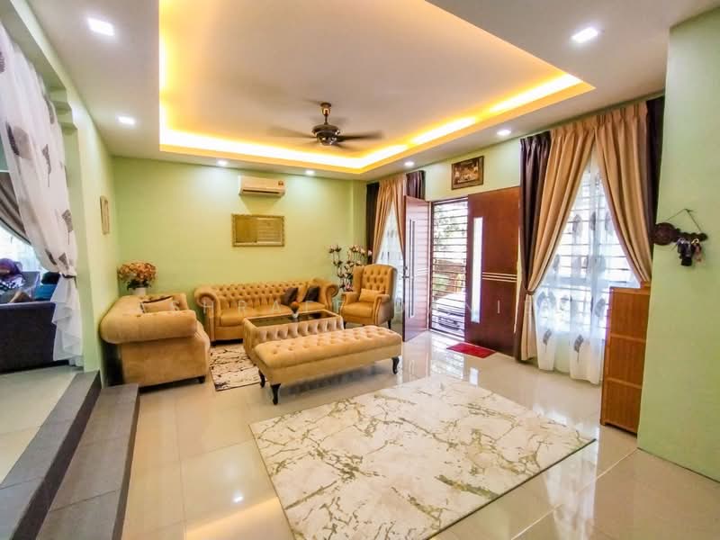 Rumah Berkembar untuk Dijual di Taman Salak Maju (Labu) - Ashraff Daniel - Living Room - PropertyGuru.com.my