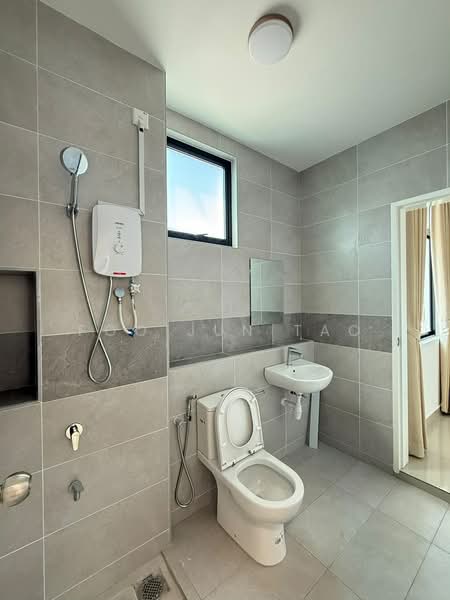 Rumah Teres 2 Tingkat untuk Disewa di Jementah (Johor) - Foo Jun Tao - Bathroom - PropertyGuru.com.my