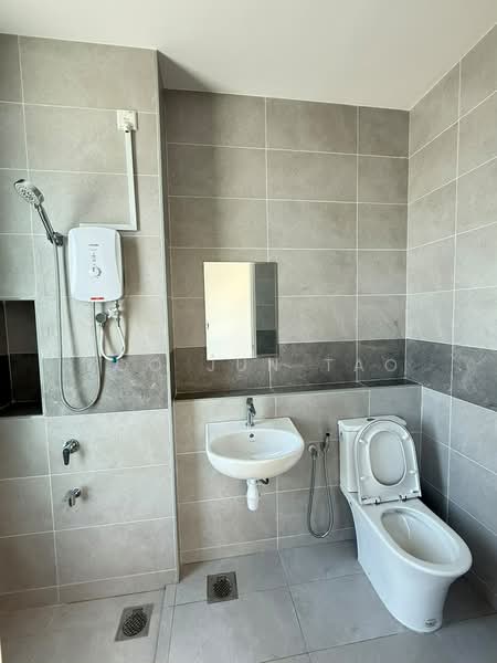 Rumah Teres 2 Tingkat untuk Disewa di Jementah (Johor) - Foo Jun Tao - Bathroom - PropertyGuru.com.my