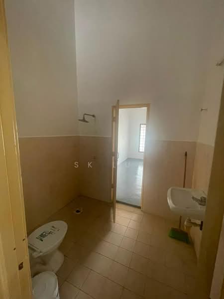 1-storey Terraced House for Sale in Bandar Tasik Puteri (Rawang) - SK Luk - Bathroom - PropertyGuru.com.my