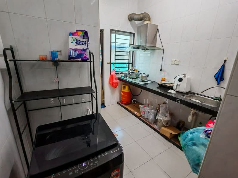 2-storey Terraced House for Sale in Tebrau (Johor) - Shirley Ching - Kitchen - PropertyGuru.com.my