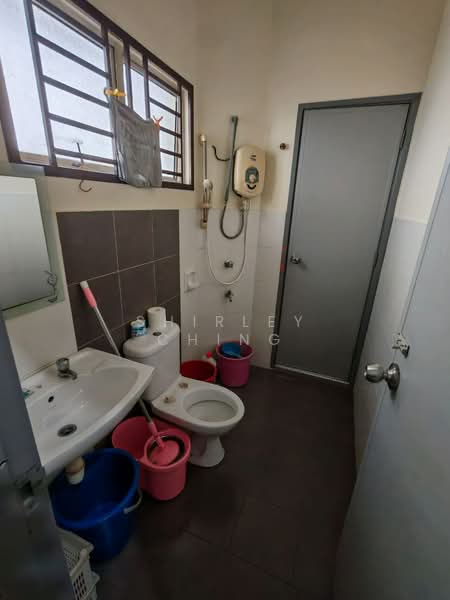 2-storey Terraced House for Sale in Tebrau (Johor) - Shirley Ching - Bathroom - PropertyGuru.com.my