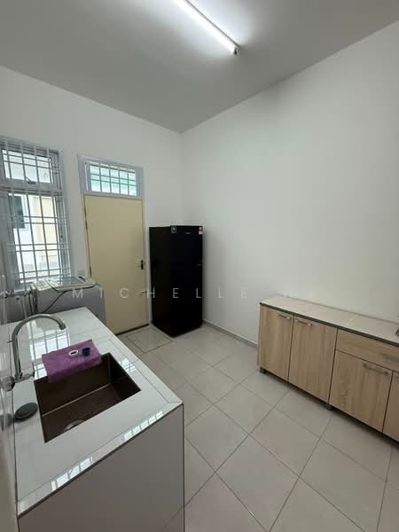 Rumah Teres 1 Tingkat untuk Disewa di Bandar Putra (Kulai) - Michelle He - Kitchen - PropertyGuru.com.my
