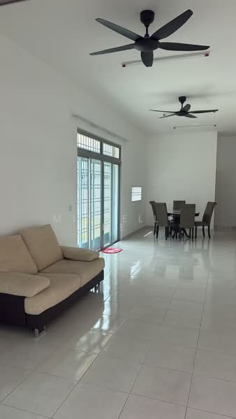 Rumah Teres 1 Tingkat untuk Disewa di Bandar Putra (Kulai) - Michelle He - Living Room - PropertyGuru.com.my
