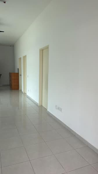 Rumah Teres 1 Tingkat untuk Disewa di Bandar Putra (Kulai) - Michelle He - Corridor - PropertyGuru.com.my