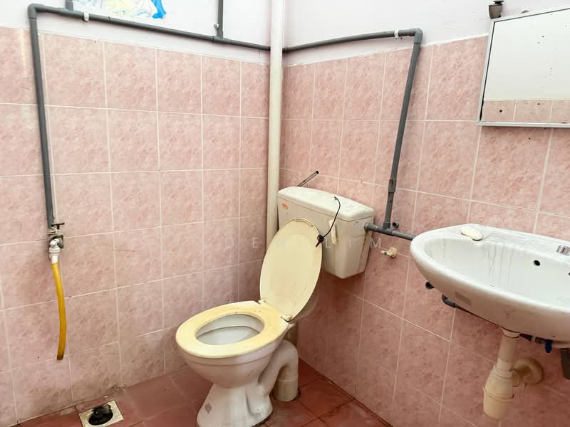 1-storey Terraced House for Rent in Dengkil (Selangor) - Aaden Lim - Bathroom - PropertyGuru.com.my