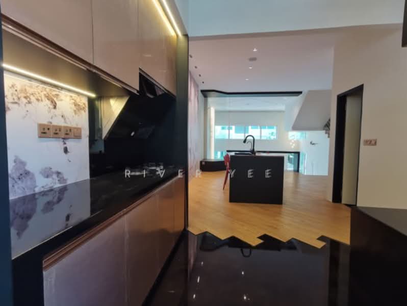 3-storey Terraced House for Sale in Tiara South (Semenyih) - River Yee - Kitchen - PropertyGuru.com.my