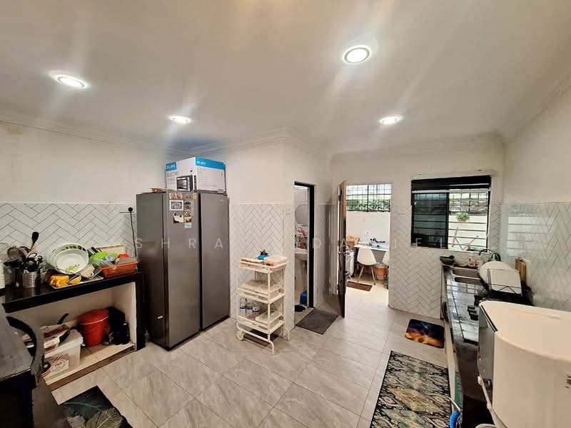 2-storey Terraced House for Sale in Ukay Bistari (Ulu Kelang) - Ashraff Daniel - Kitchen - PropertyGuru.com.my