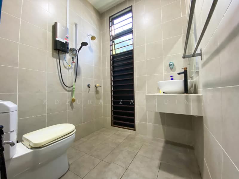 Rumah Teres 2-Tingkat untuk Dijual di Laman Glenmarie (Shah Alam) - Adzura Zamedin - Bathroom - PropertyGuru.com.my