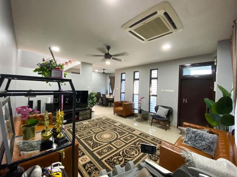 Rumah Teres 2-Tingkat untuk Dijual di Laman Glenmarie (Shah Alam) - Adzura Zamedin - Living Room - PropertyGuru.com.my