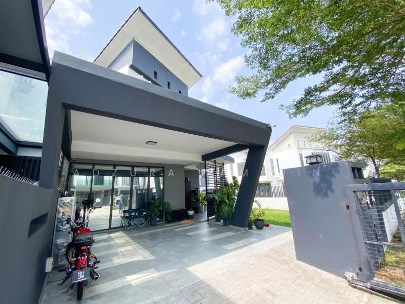 Rumah Teres 2-Tingkat untuk Dijual di Laman Glenmarie (Shah Alam) - Adzura Zamedin - Exterior - PropertyGuru.com.my