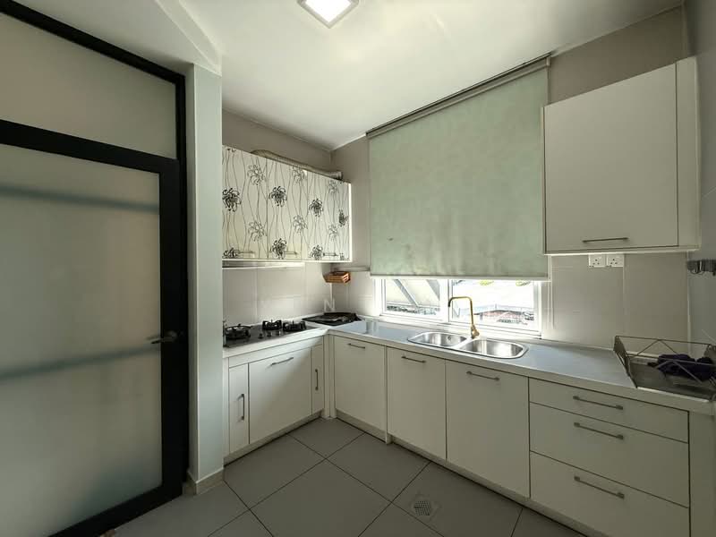 Townhouse for Rent in Taman Sutera Utama (Skudai) - Yen Ma - Kitchen - PropertyGuru.com.my