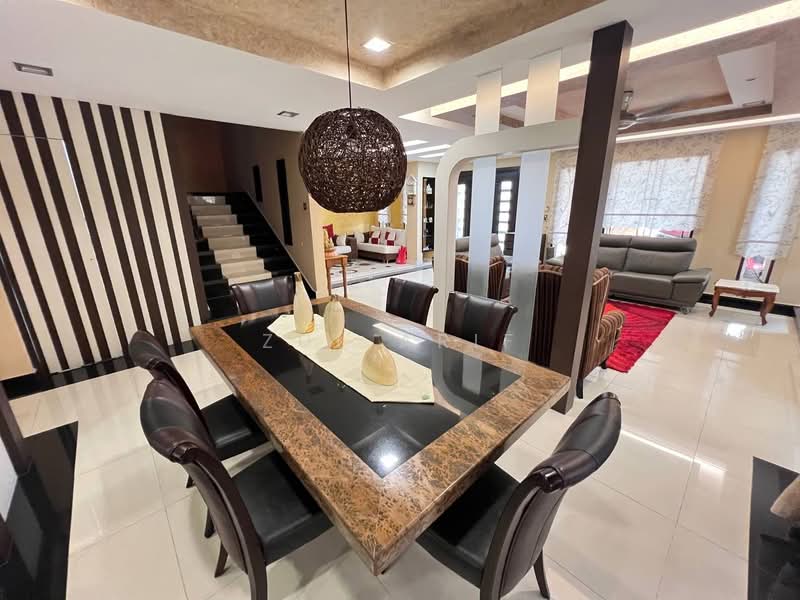Rumah Berkembar untuk Dijual di Taman Gembira (Klang) - Zul Arif - Dining Room - PropertyGuru.com.my