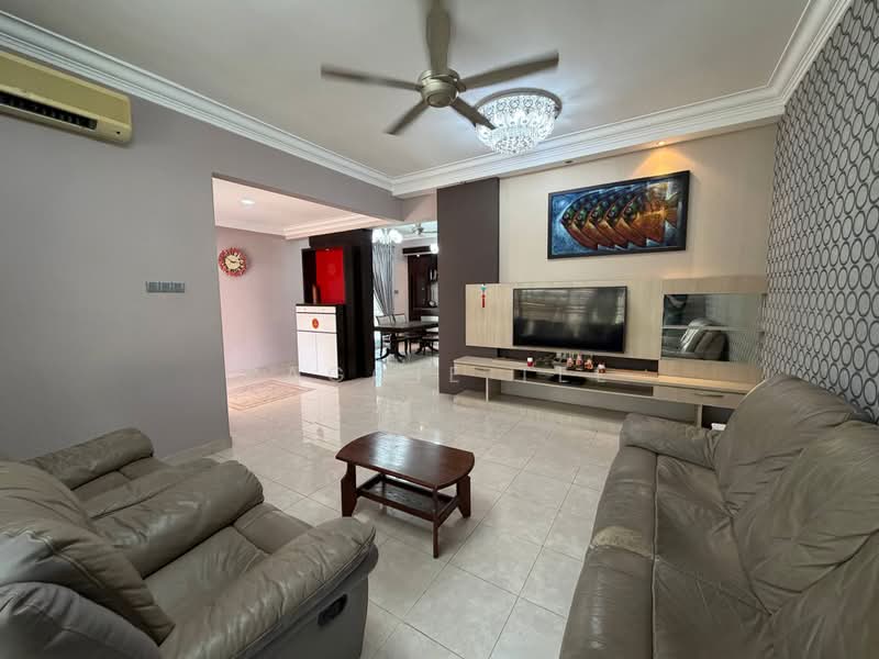 Rumah Berkembar untuk Dijual di Taman Impian Emas (Skudai) - Paggie Tee - Living Room - PropertyGuru.com.my