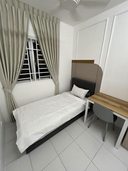 Kondominium untuk Disewa di Residensi Sateria - Jovi Soh - Bedroom - PropertyGuru.com.my