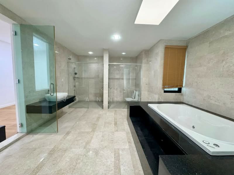 Rumah Teres untuk Dijual di Duta Villa (Setia Alam) - Joanne Tan - Bathroom - PropertyGuru.com.my