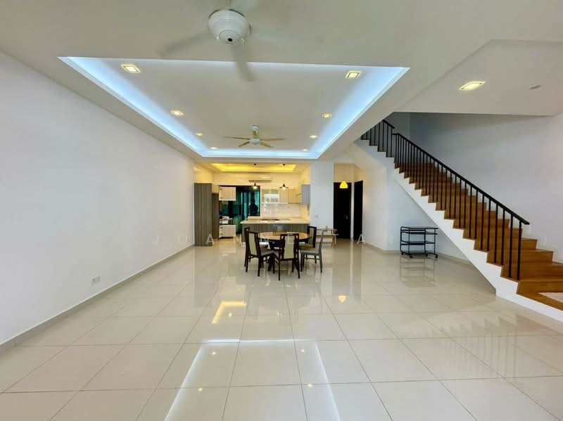 Rumah Teres untuk Dijual di Duta Villa (Setia Alam) - Joanne Tan - Living Room - PropertyGuru.com.my