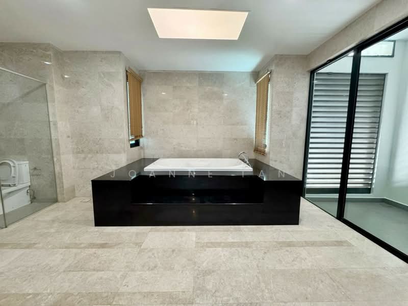 Rumah Teres untuk Dijual di Duta Villa (Setia Alam) - Joanne Tan - Bathroom - PropertyGuru.com.my