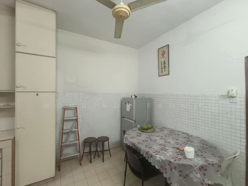 2-storey Terraced House for Sale in SS19 (Subang Jaya) - Mohd Nor Fahmi - Kitchen - PropertyGuru.com.my