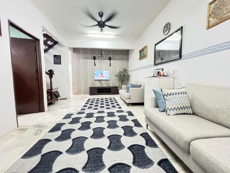 2-storey Terraced House for Sale in Taman Subang Mewah (Subang Jaya) - Hamizah . - Living Room - PropertyGuru.com.my