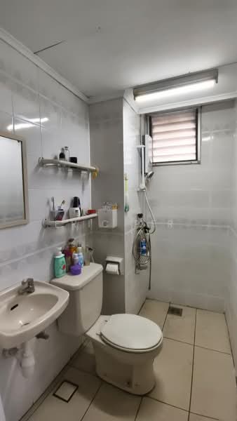 Office for Rent in Kepong (Kuala Lumpur) - Eric Per - Bathroom - PropertyGuru.com.my