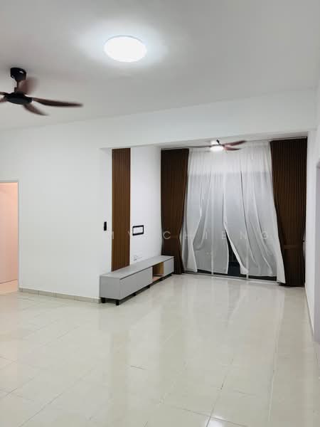 Kondominium untuk Disewa di Residensi Begonia - TOMMY CHIENG - Living Room - PropertyGuru.com.my