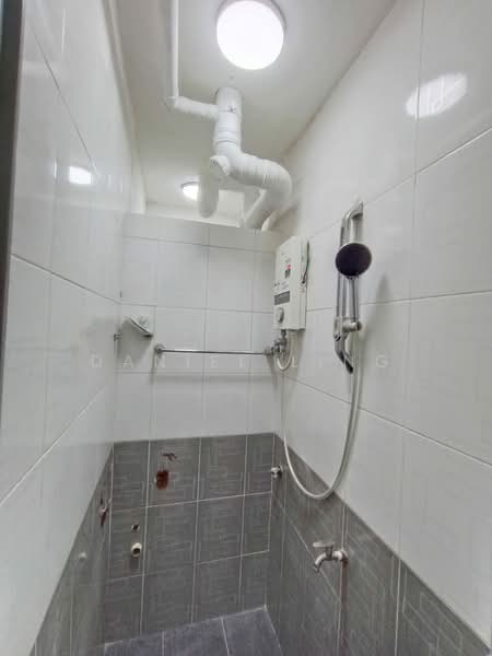 Pangsapuri untuk Disewa di Park Avenue - Daniel Ling - Bathroom - PropertyGuru.com.my